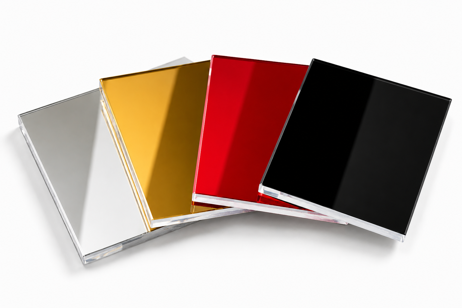 Échantillons de plaques de PMMA extrudé miroir Optix en finitions argent or rouge et noir
